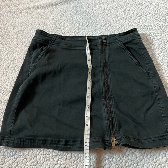 American Eagle Super Stretch Black Skirt - Picture 6 of 8